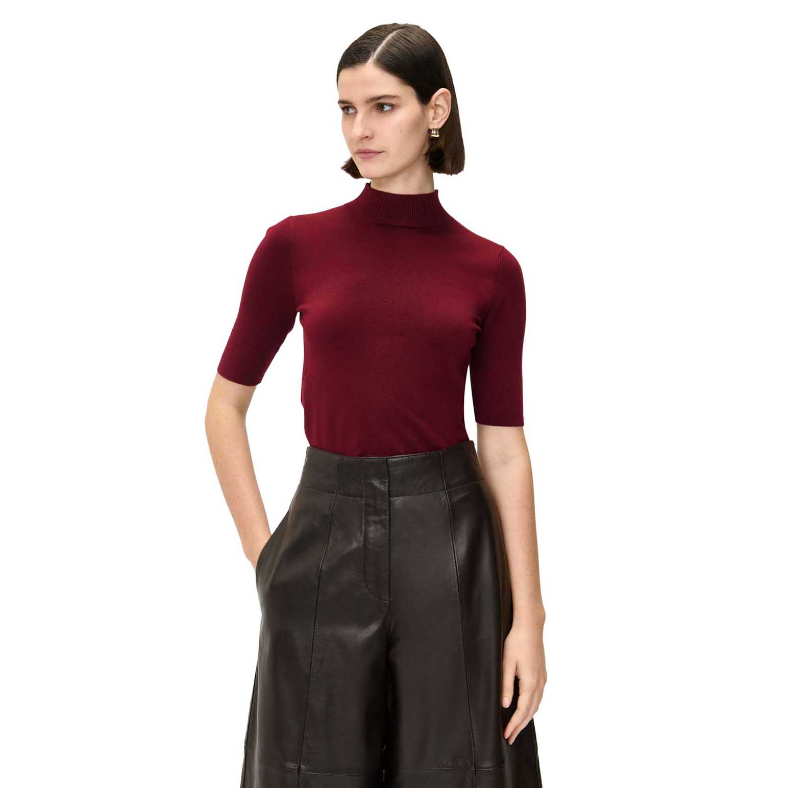 Veronika Maine Essential Short Sleeve Knit